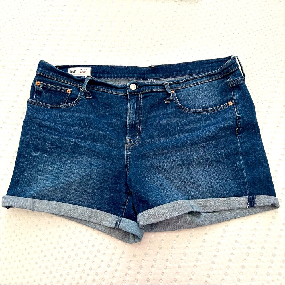 GAP 5 In Inseam Jean Shorts